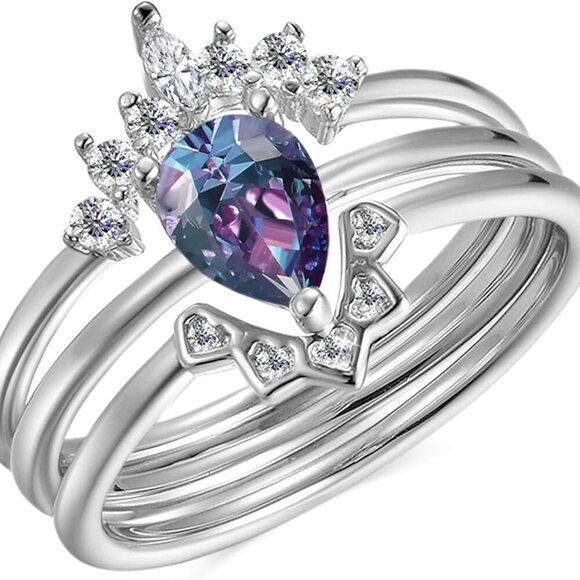 Luxurious Sterling Silver Alexandrite Ring - Unique Color-Change Gemstone